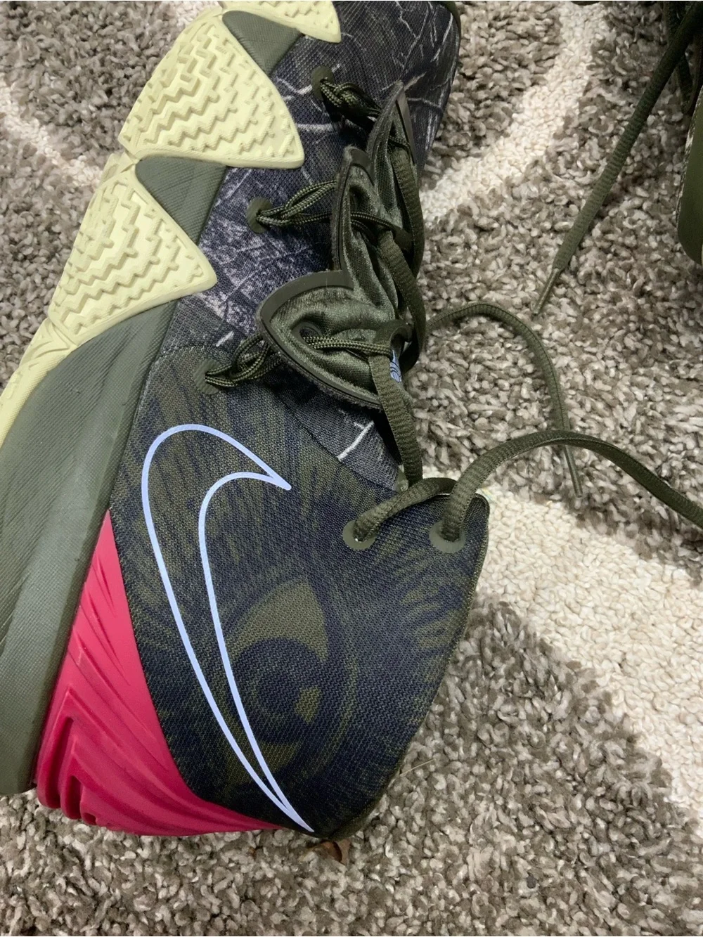 Nike Kyrie 7 “Sisterhood” Basketball Shoes – Men’s Size 11.5